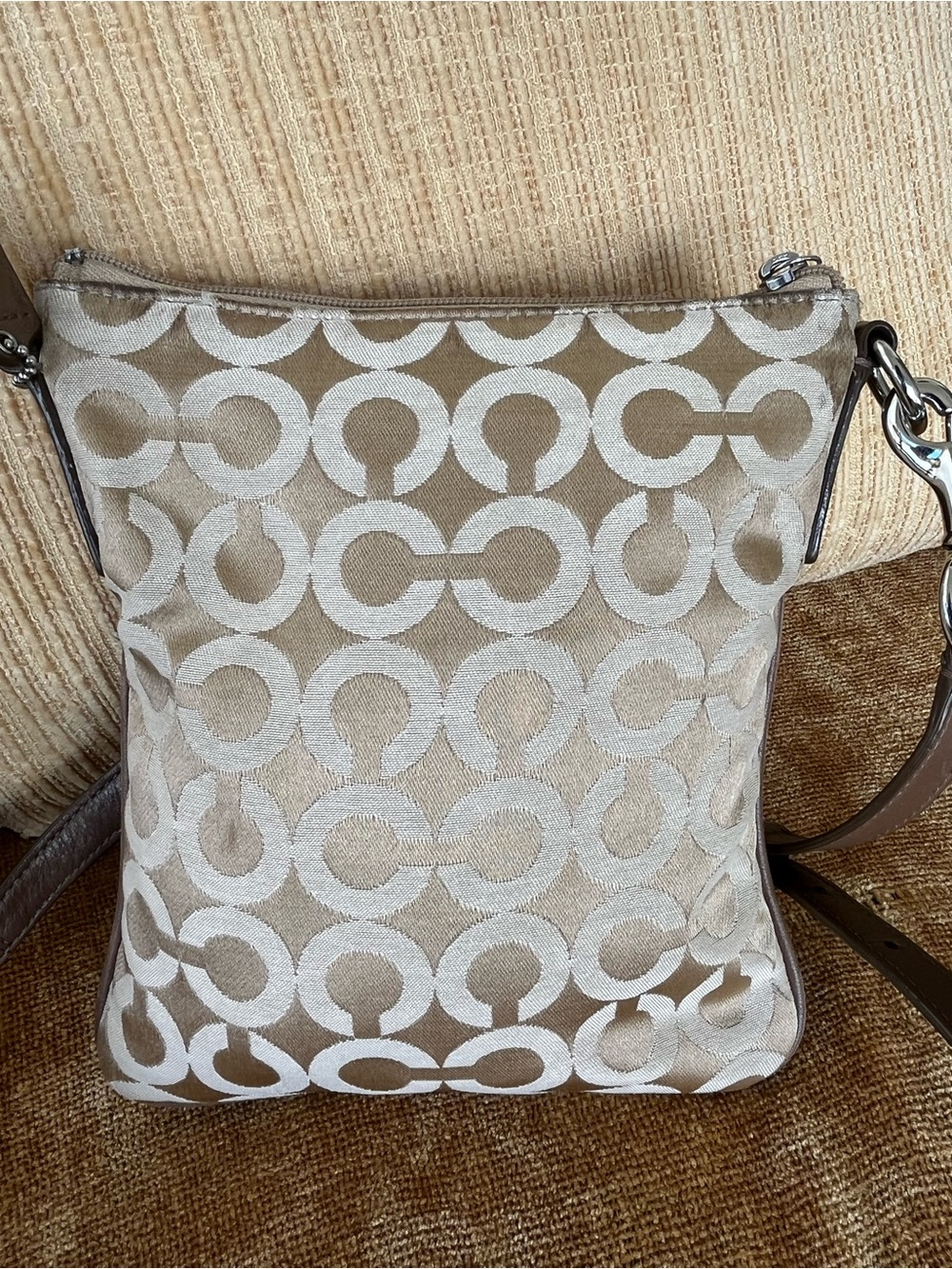 Coach 🤎🤍 Beige Tan Signature Op Art Crossbody Vintage EUC - Picture 5 of 11